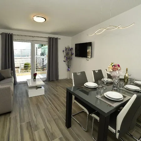 Antonia Apartman *