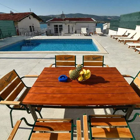 Antonia Trogir